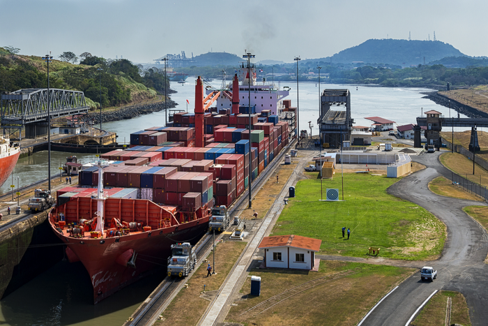 巴拿马运河吃水限制限制集装箱船装载-巴拿马运